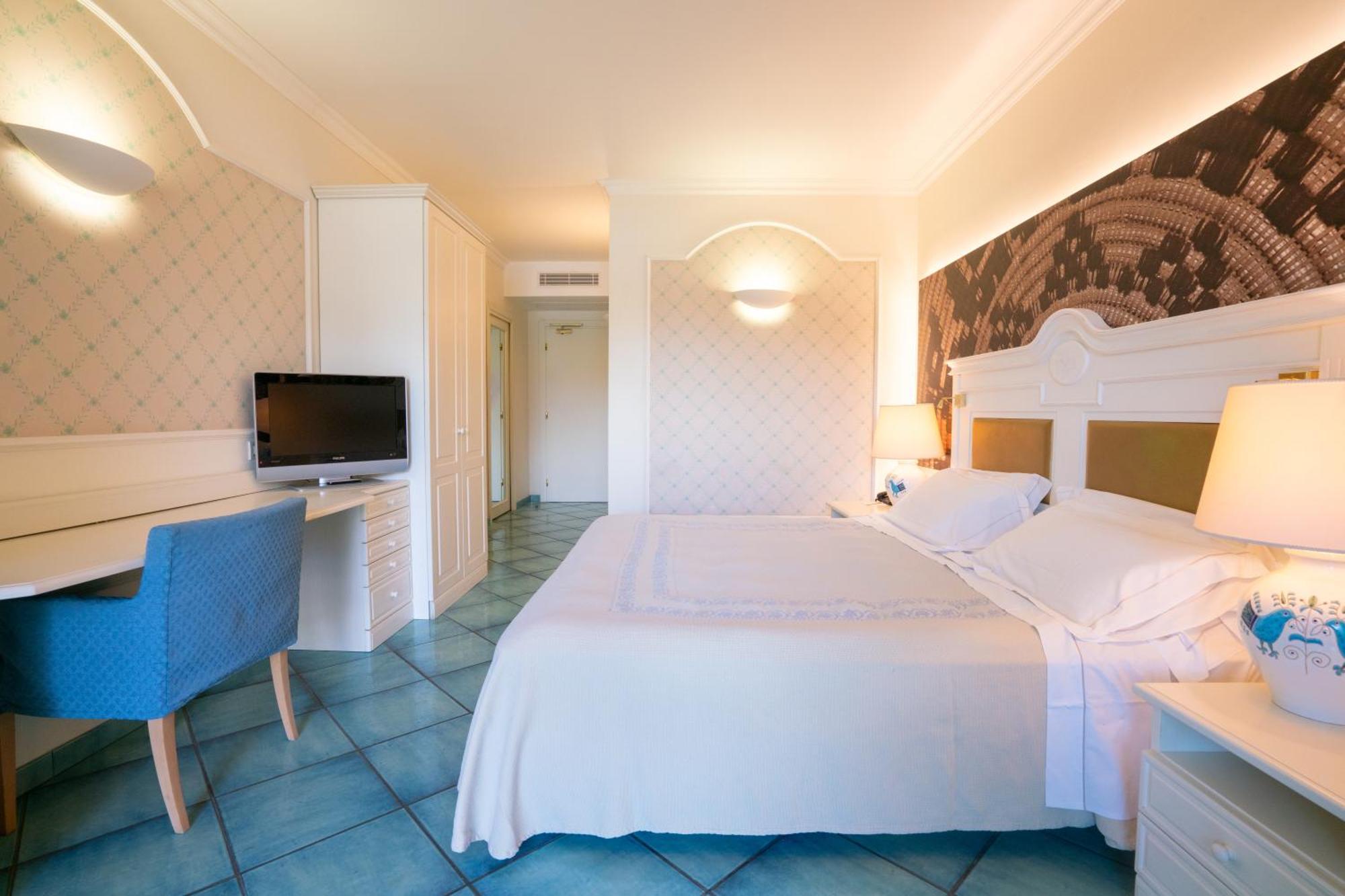 Hotel Santa Gilla Капотера Екстериор снимка