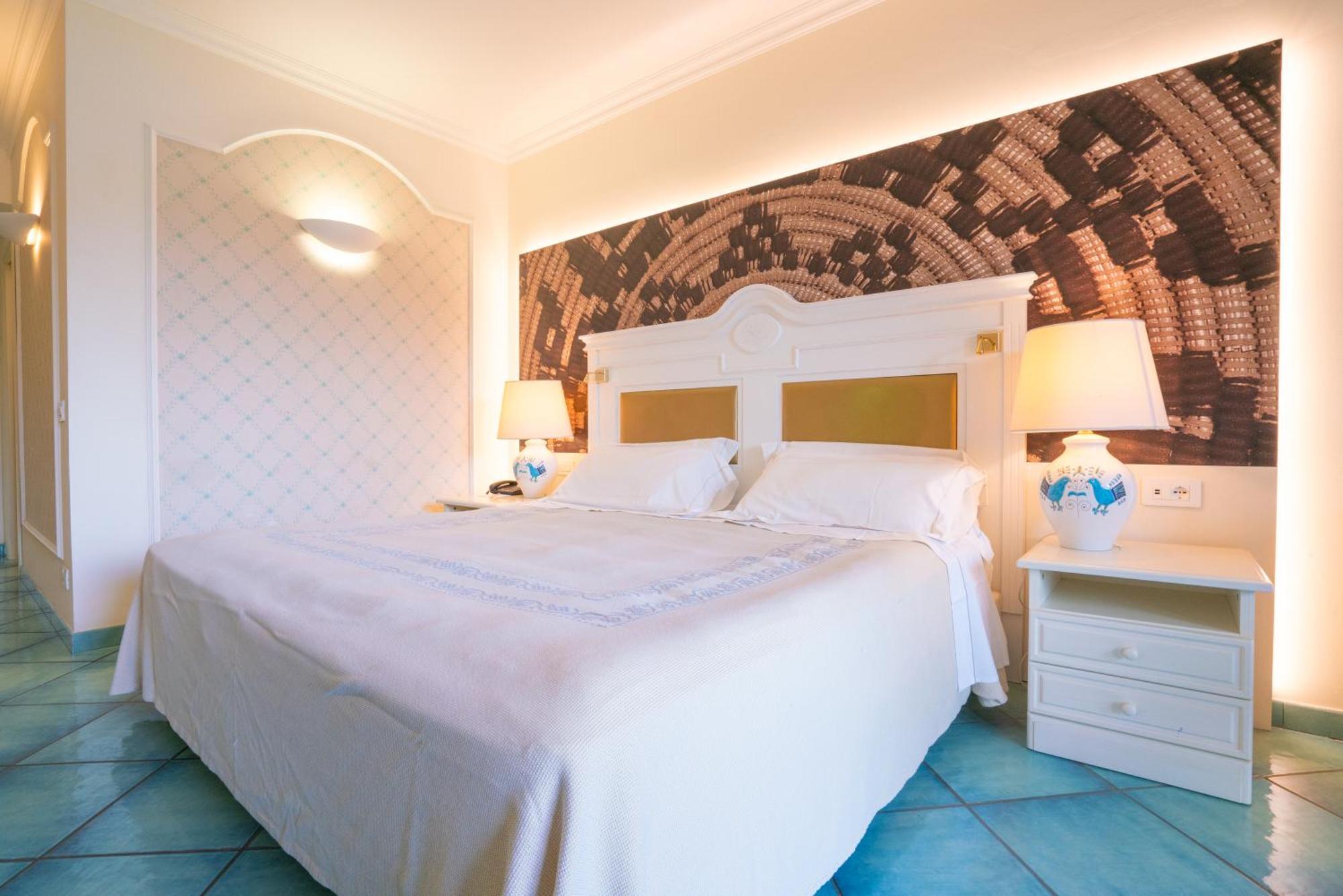 Hotel Santa Gilla Капотера Екстериор снимка