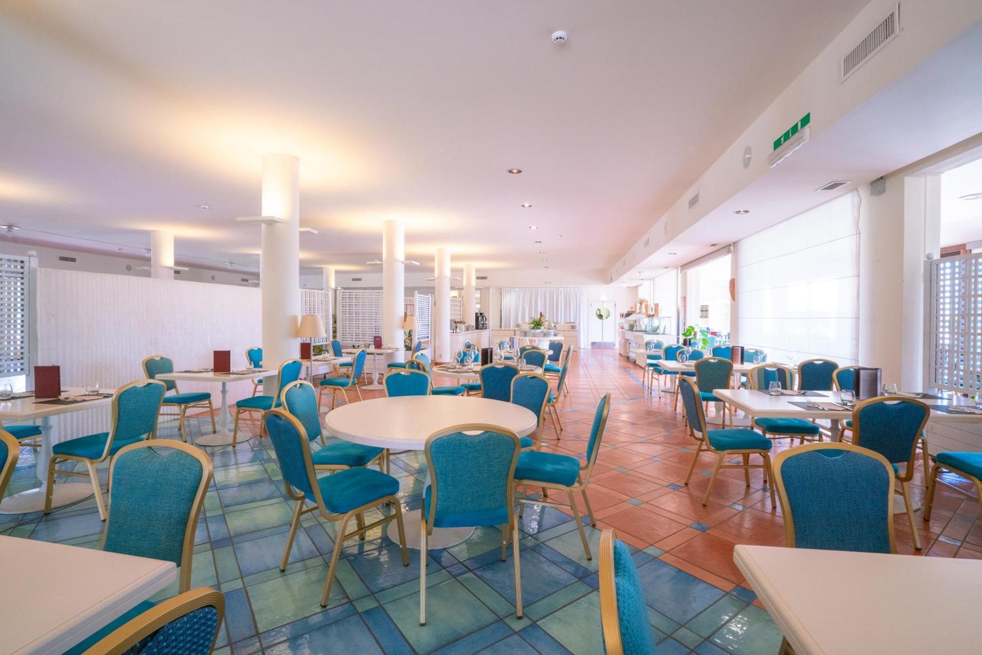 Hotel Santa Gilla Капотера Екстериор снимка