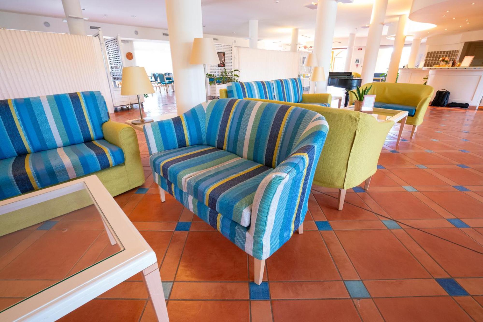 Hotel Santa Gilla Капотера Екстериор снимка