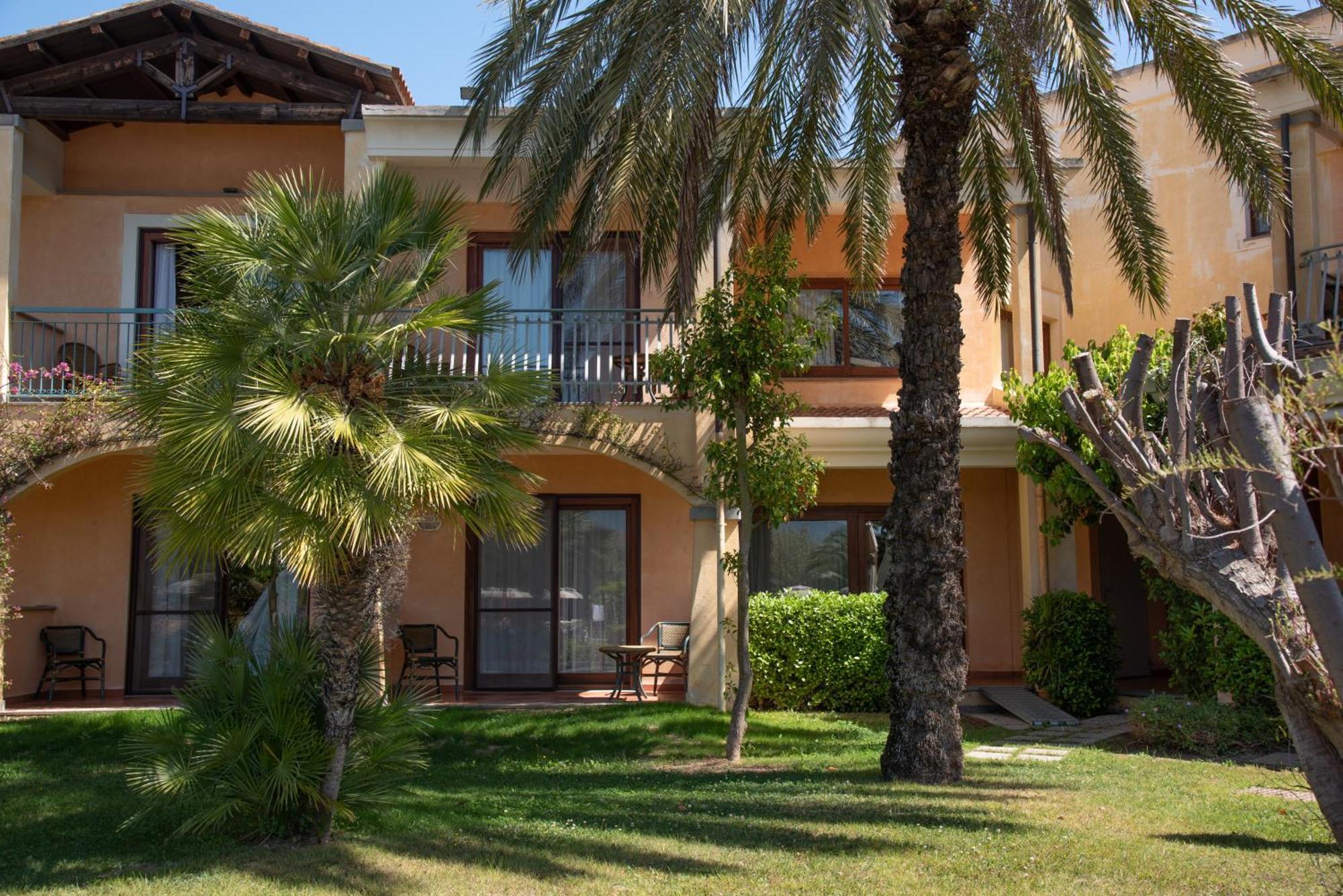 Hotel Santa Gilla Капотера Екстериор снимка