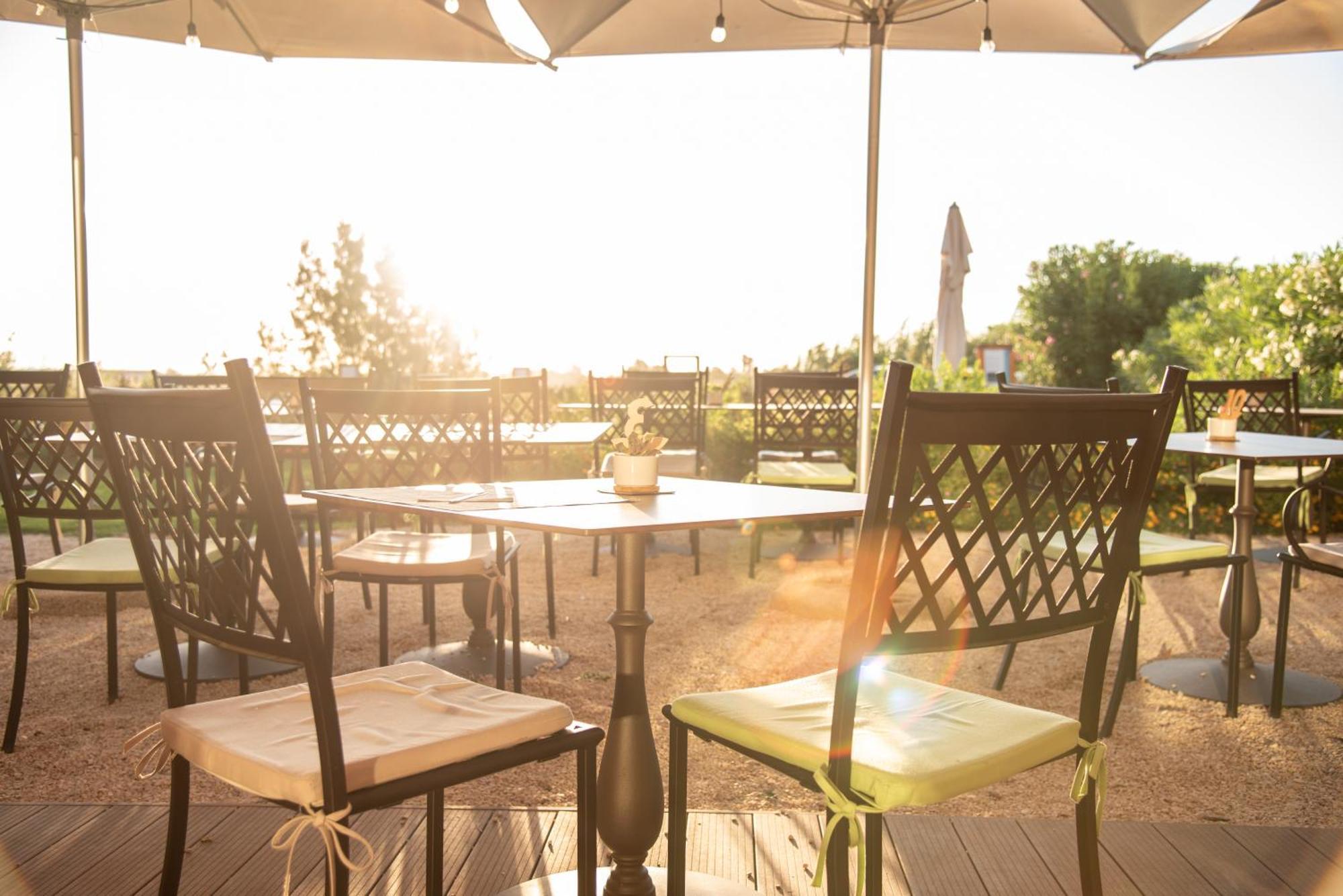 Hotel Santa Gilla Капотера Екстериор снимка