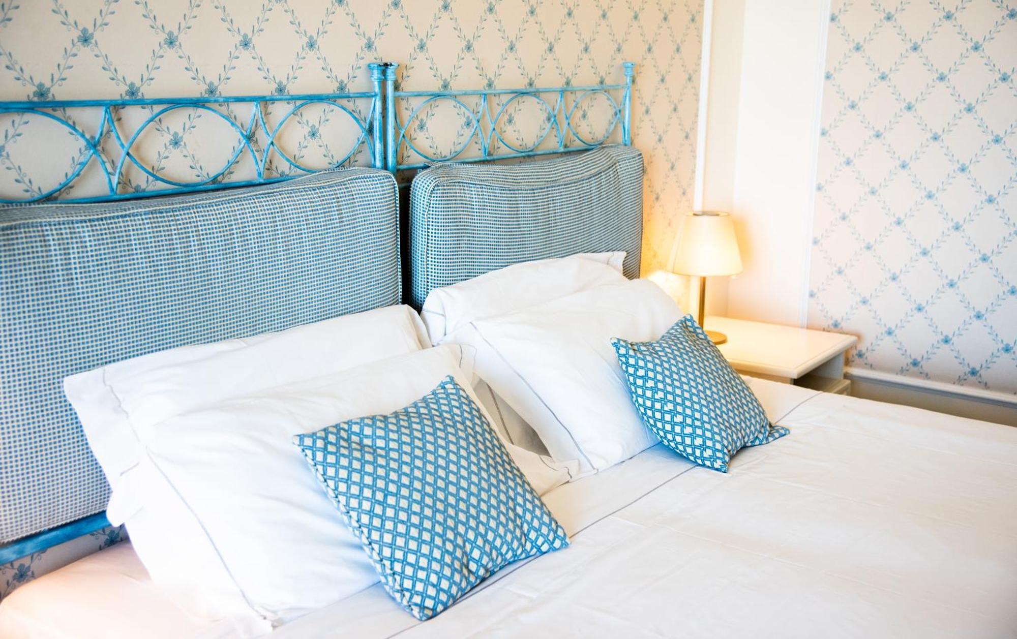 Hotel Santa Gilla Капотера Екстериор снимка